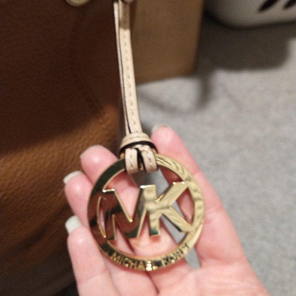 Michael Michael Kors Leather Bag - Picture 13 of 16